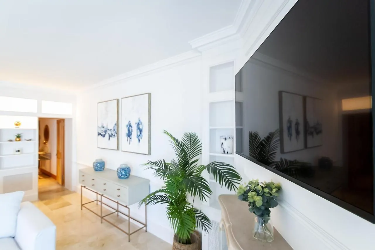Marbella Banus Suites - Puerto Banus Marina Harbour Seafront Apartment 0*,