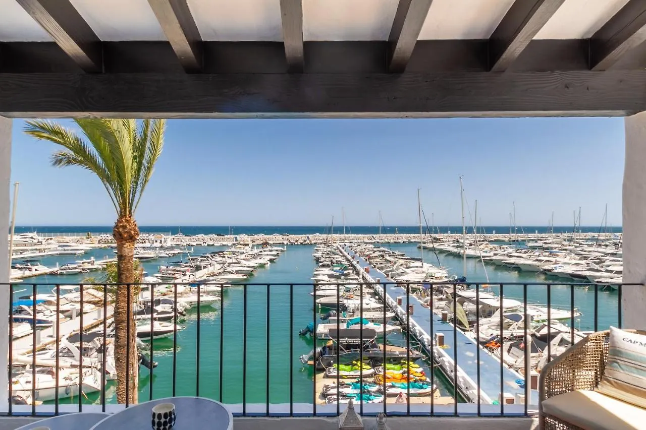 Marbella Banus Suites - Puerto Banus Marina Harbour Seafront Apartment