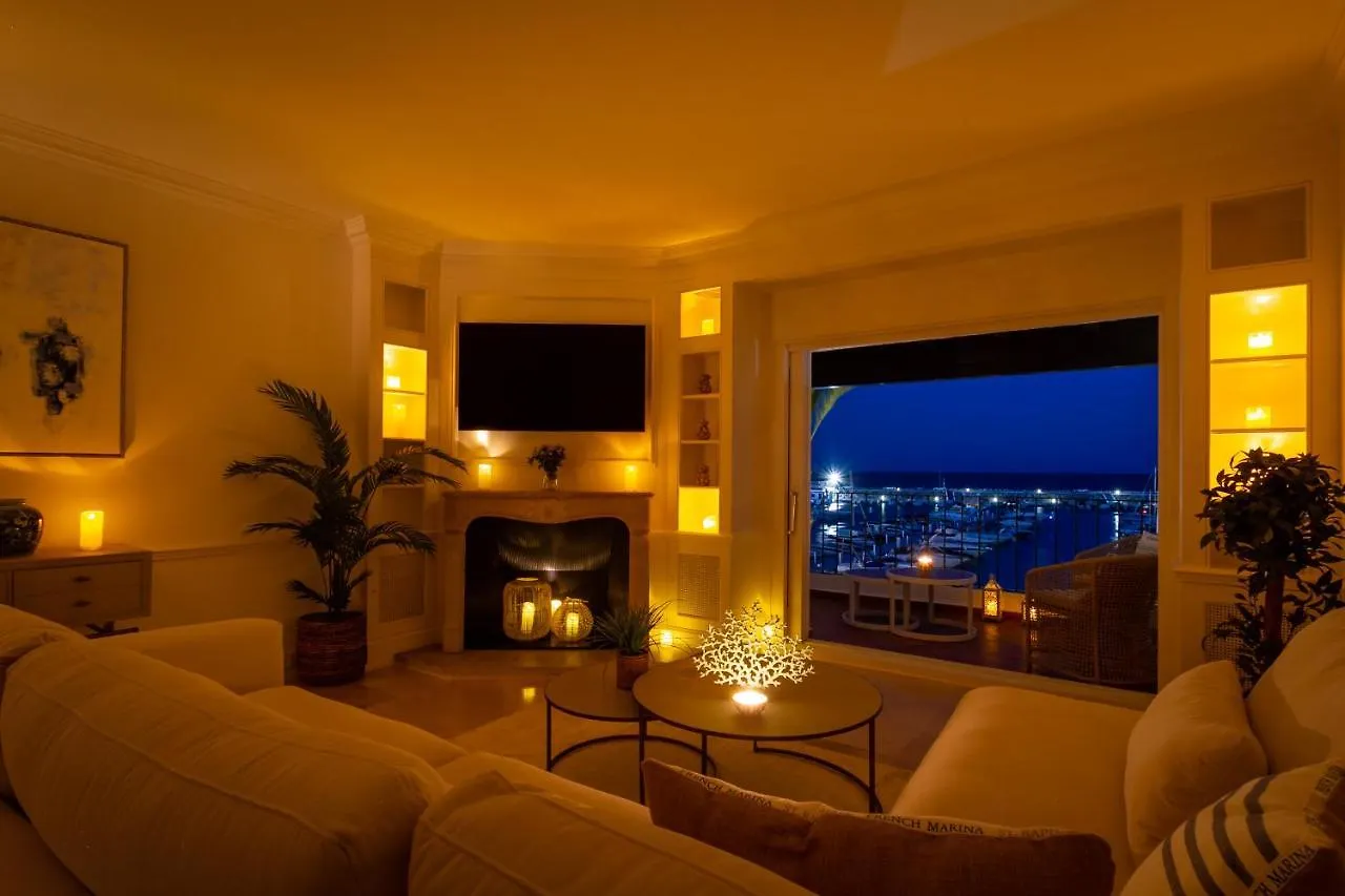 Marbella Banus Suites - Puerto Banus Marina Harbour Seafront Apartment