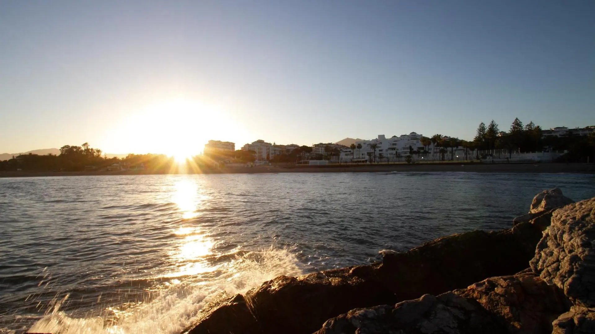 Marbella Banus Suites - Puerto Banus Marina Harbour Seafront Apartment 0*,  Spain