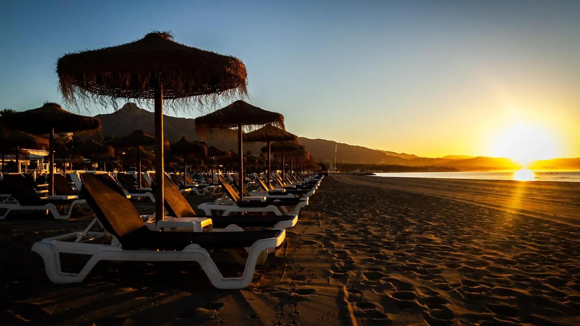 Marbella Banus Suites - Puerto Banus Marina Harbour Seafront Apartment 0*,