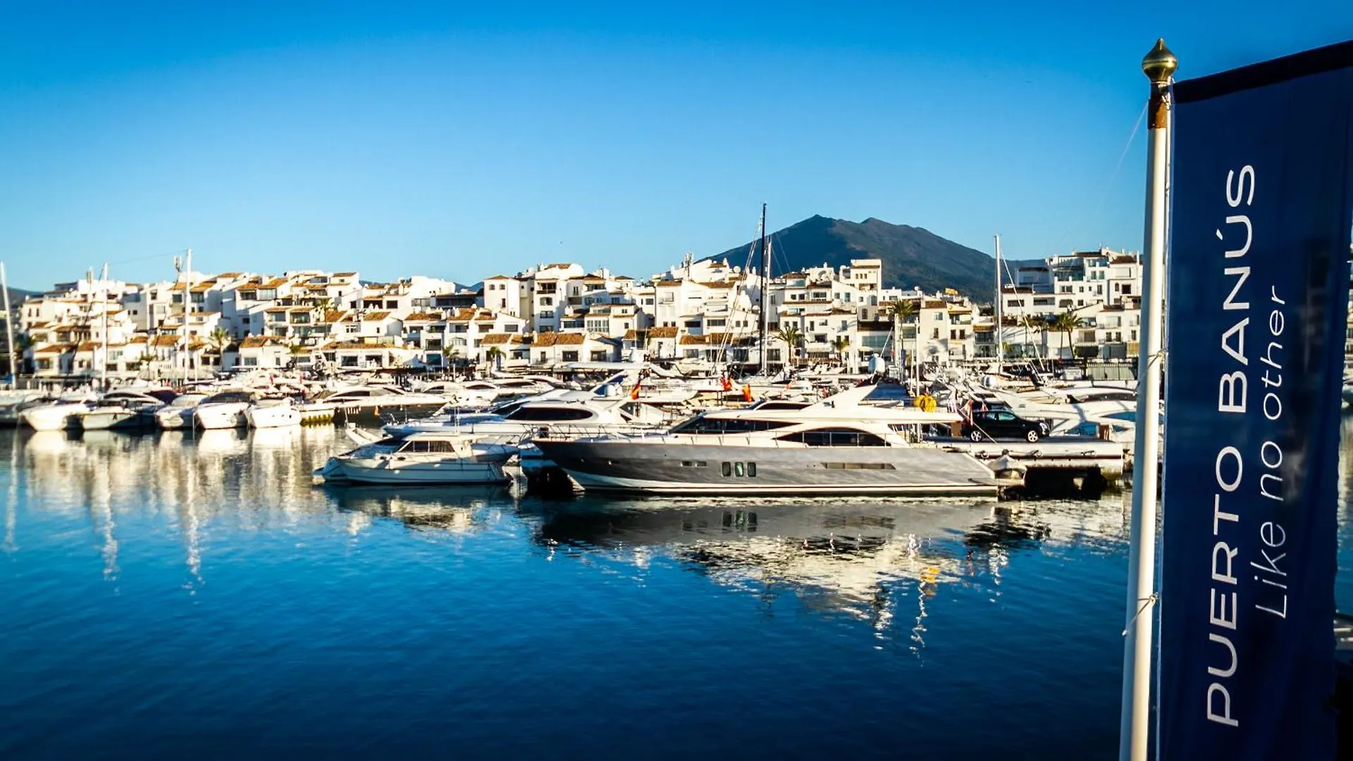 Marbella Banus Suites - Puerto Banus Marina Harbour Seafront Apartment