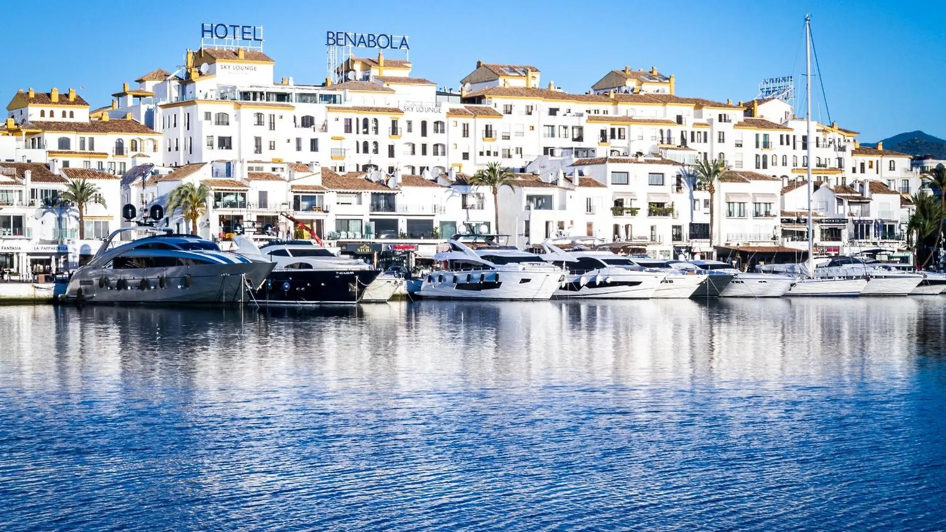 Marbella Banus Suites - Puerto Banus Marina Harbour Seafront Apartment 0*,  Spain