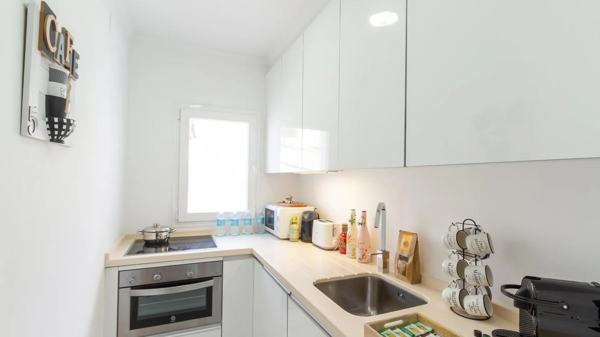 Marbella Banus Suites - Puerto Banus Marina Harbour Seafront Apartment
