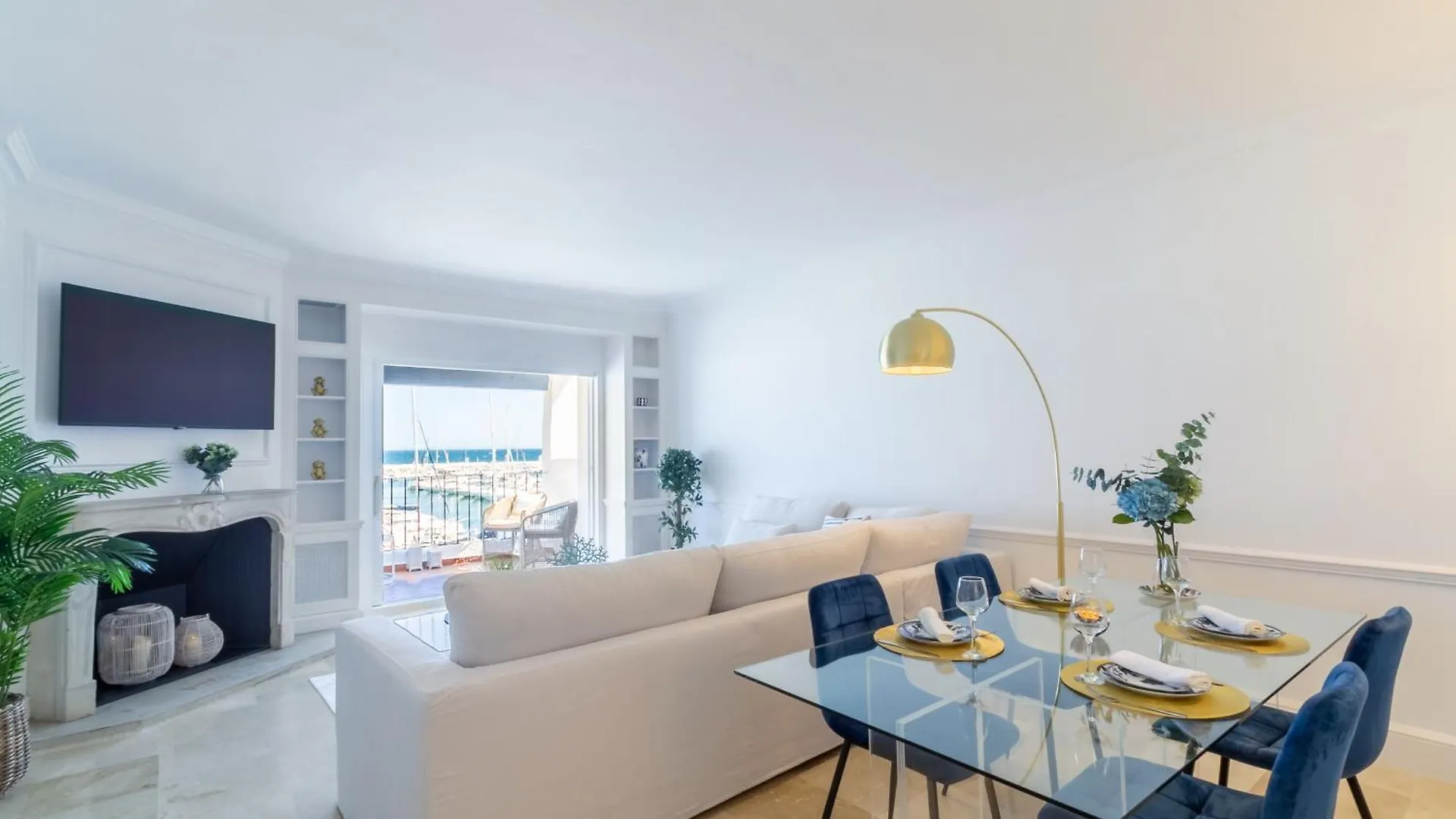 Marbella Banus Suites - Puerto Banus Marina Harbour Seafront Apartment 0*,  Spain