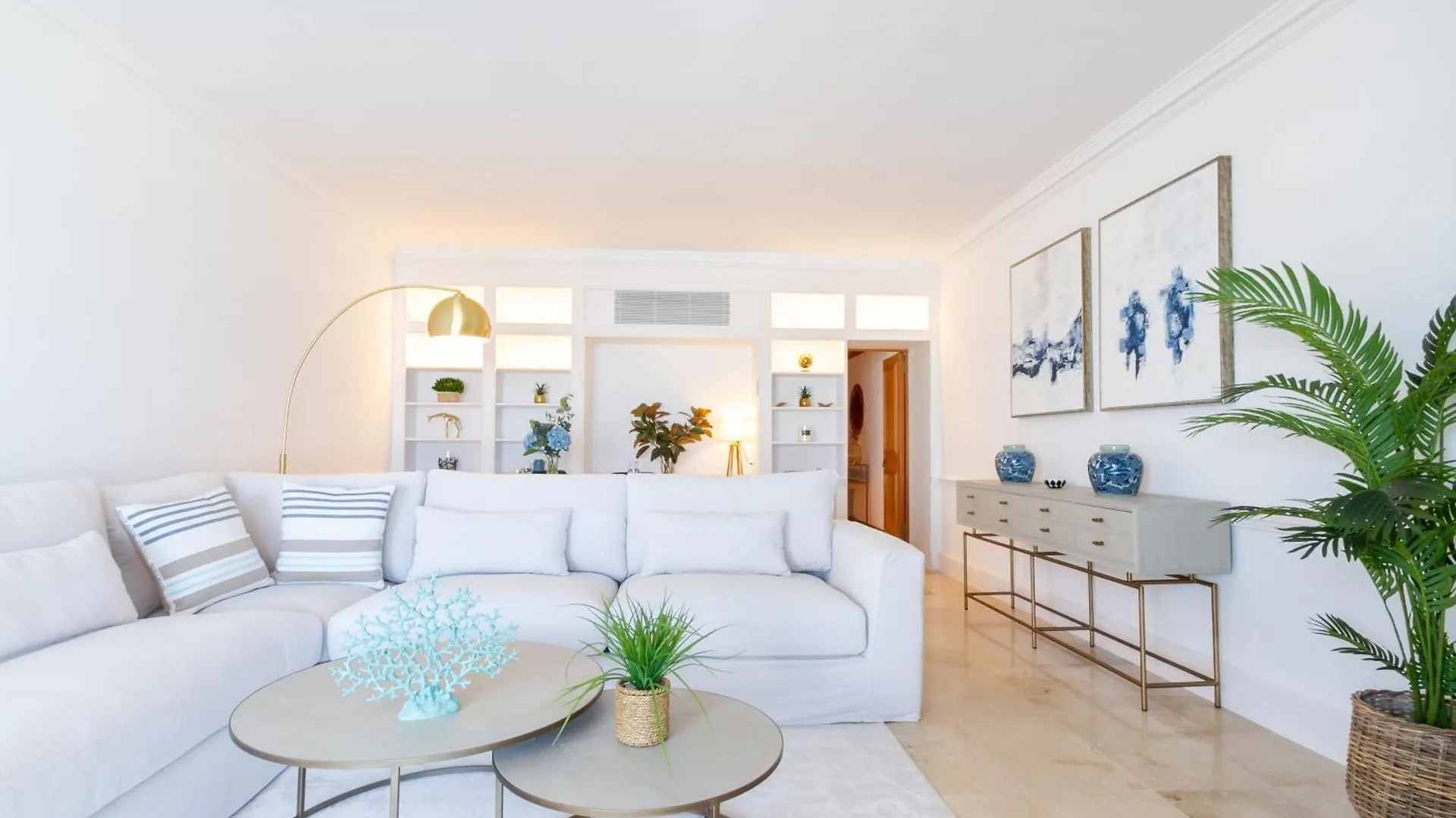 Marbella Banus Suites - Puerto Banus Marina Harbour Seafront Apartment Spain